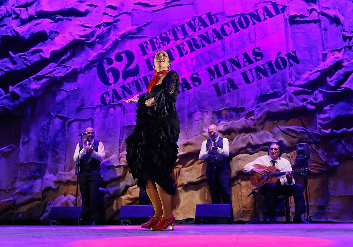 Actuación de la bailaora Lola Pérez, este miércoles, durante la primera semifinal.