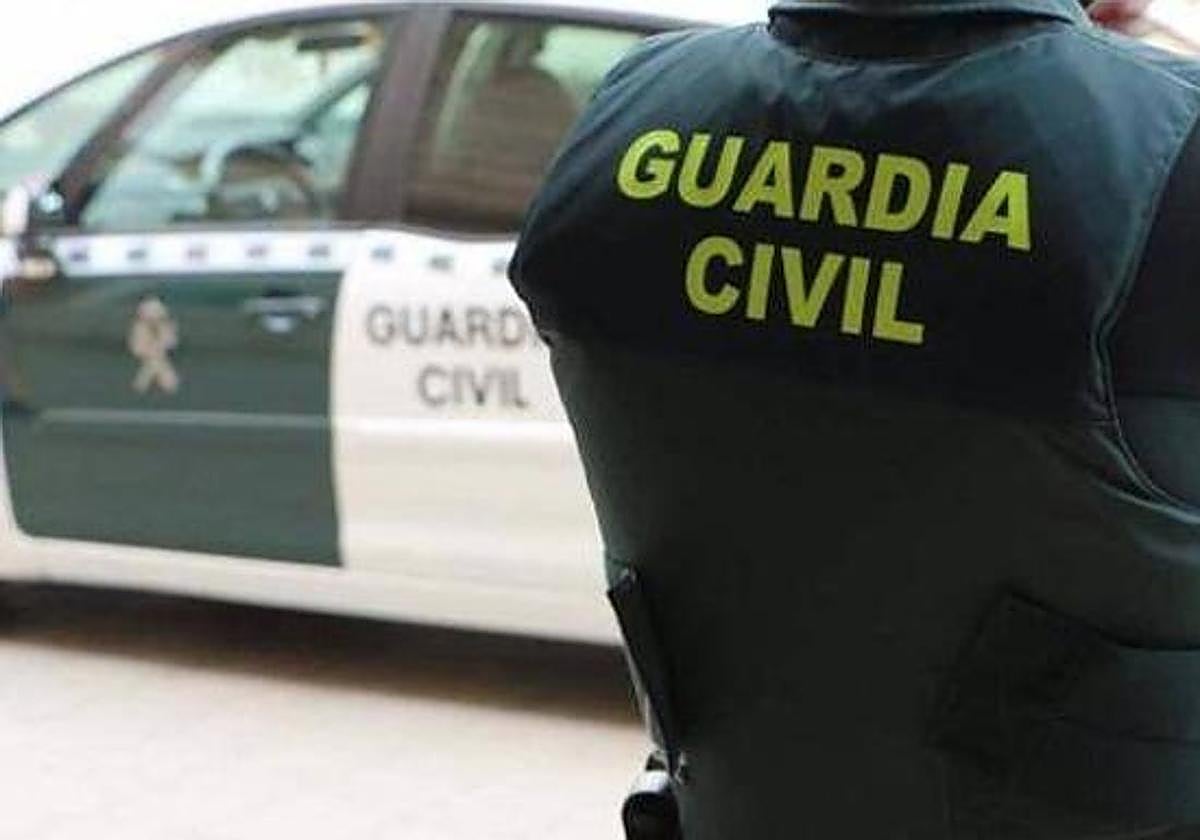 Agentes de la Guardia Civil salvan la vida a un niño herido de gravedad en Totana