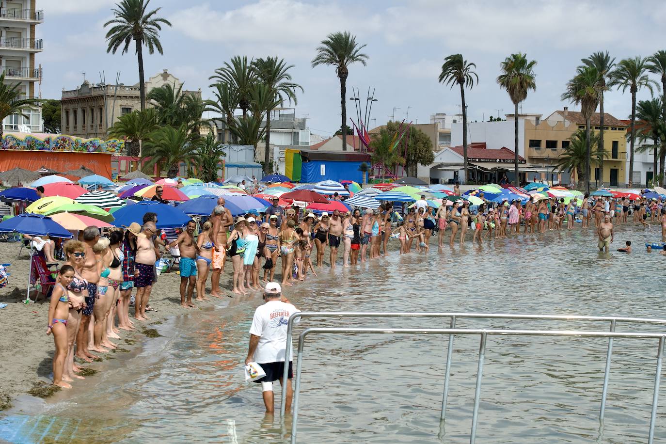 El tercer abrazo al Mar Menor, en imágenes