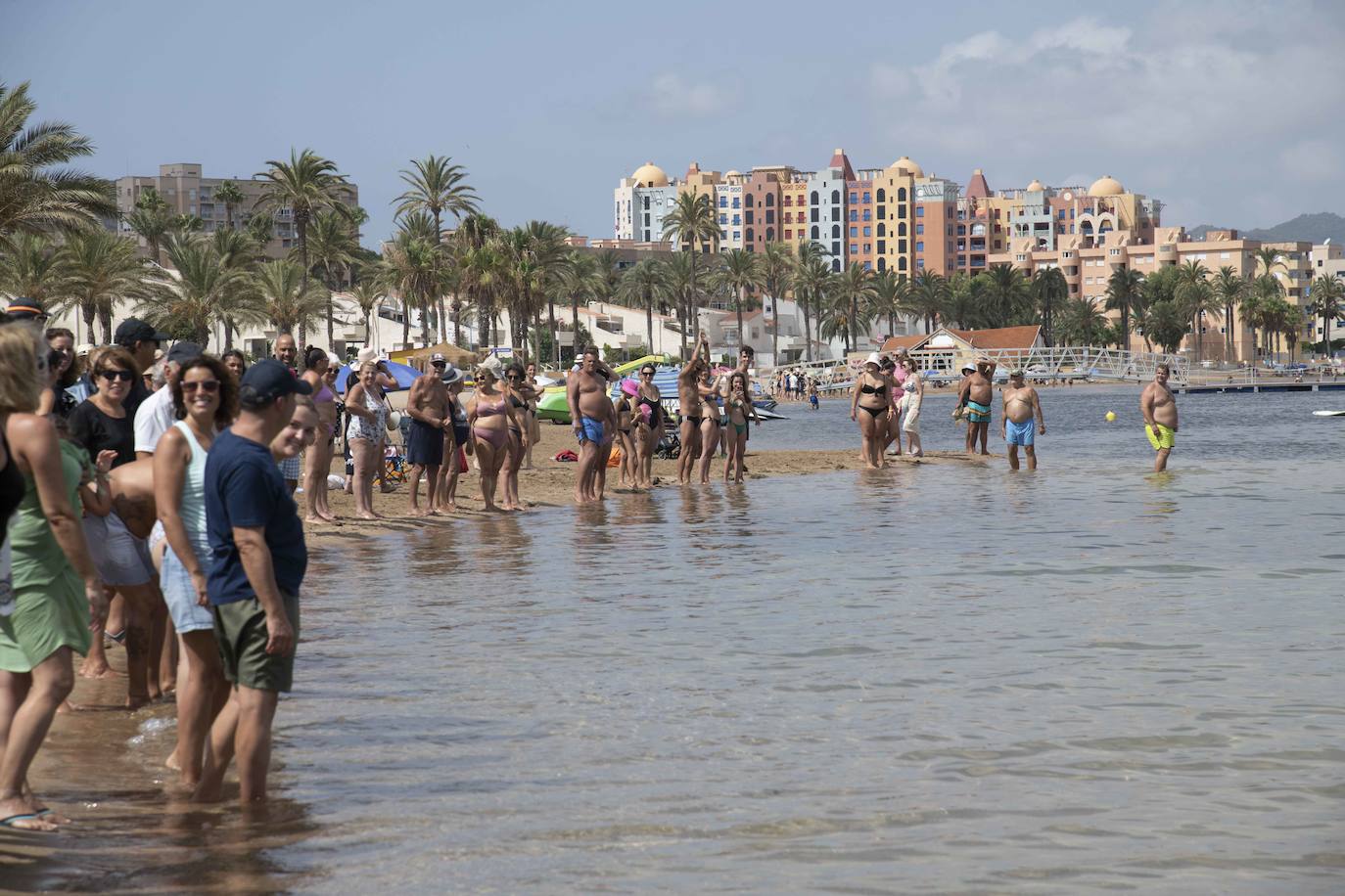 El tercer abrazo al Mar Menor, en imágenes