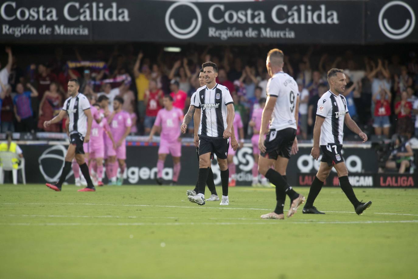 La derrota del Cartagena frente al Eldense, en imágenes
