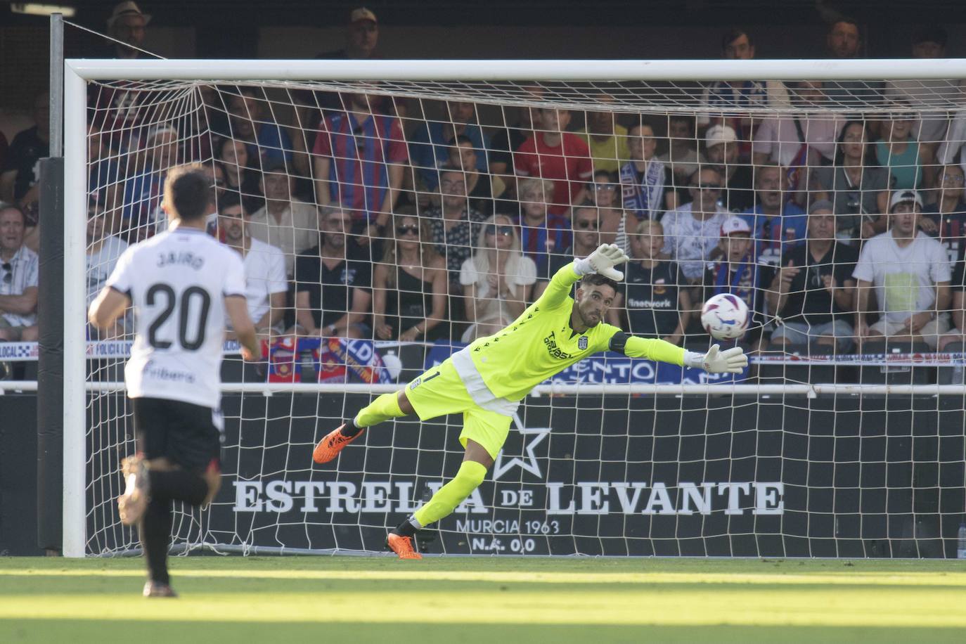 La derrota del Cartagena frente al Eldense, en imágenes