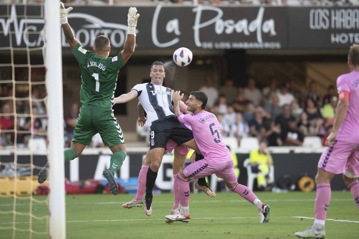 La derrota del Cartagena frente al Eldense, en imágenes