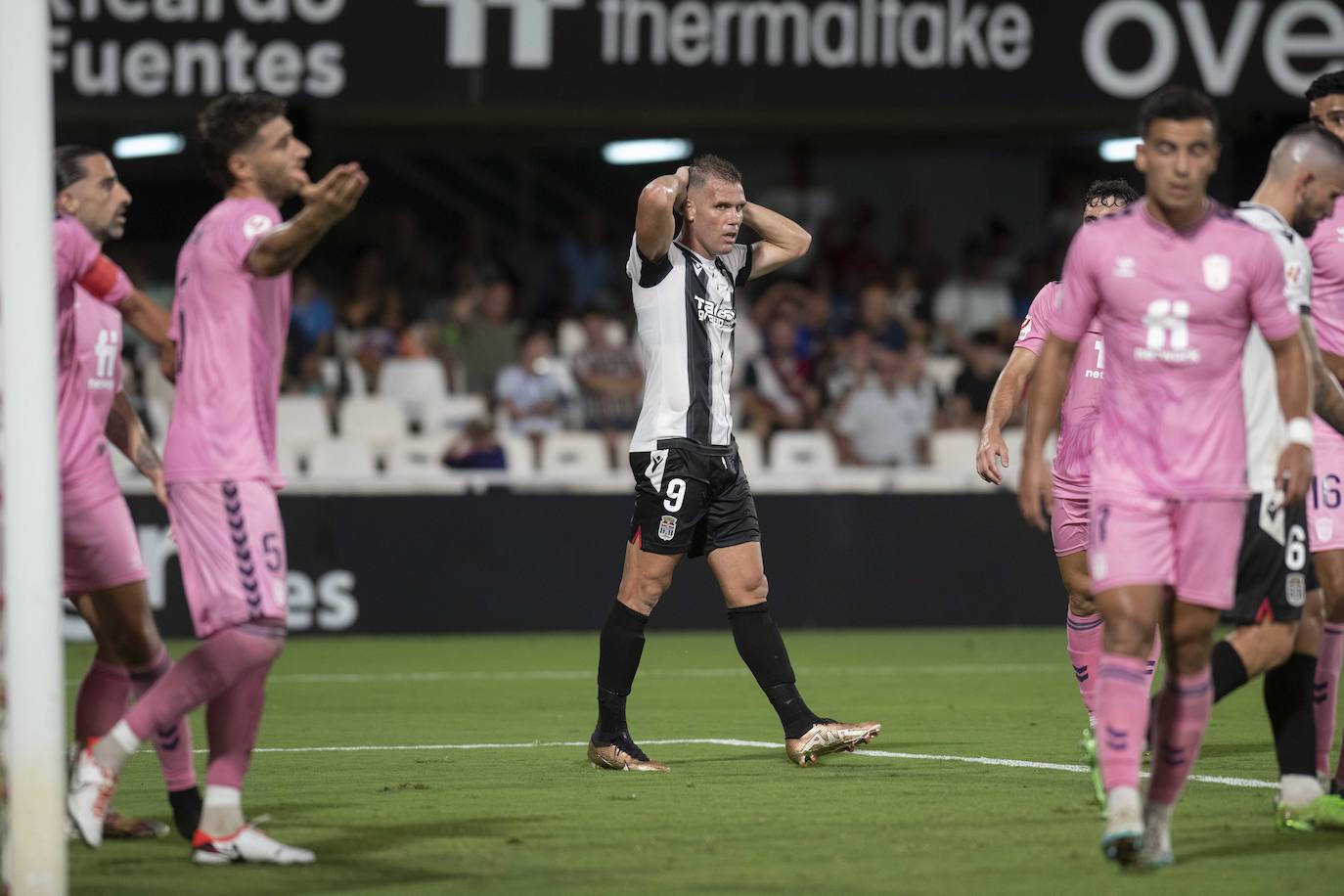 La derrota del Cartagena frente al Eldense, en imágenes