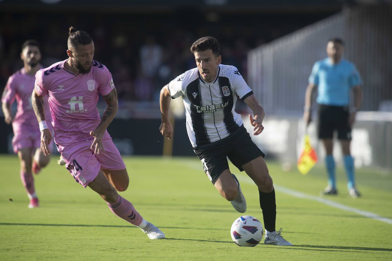 La derrota del Cartagena frente al Eldense, en imágenes