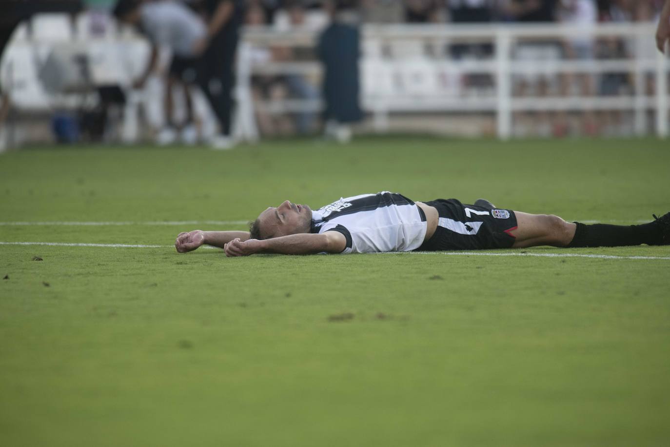 La derrota del Cartagena frente al Eldense, en imágenes