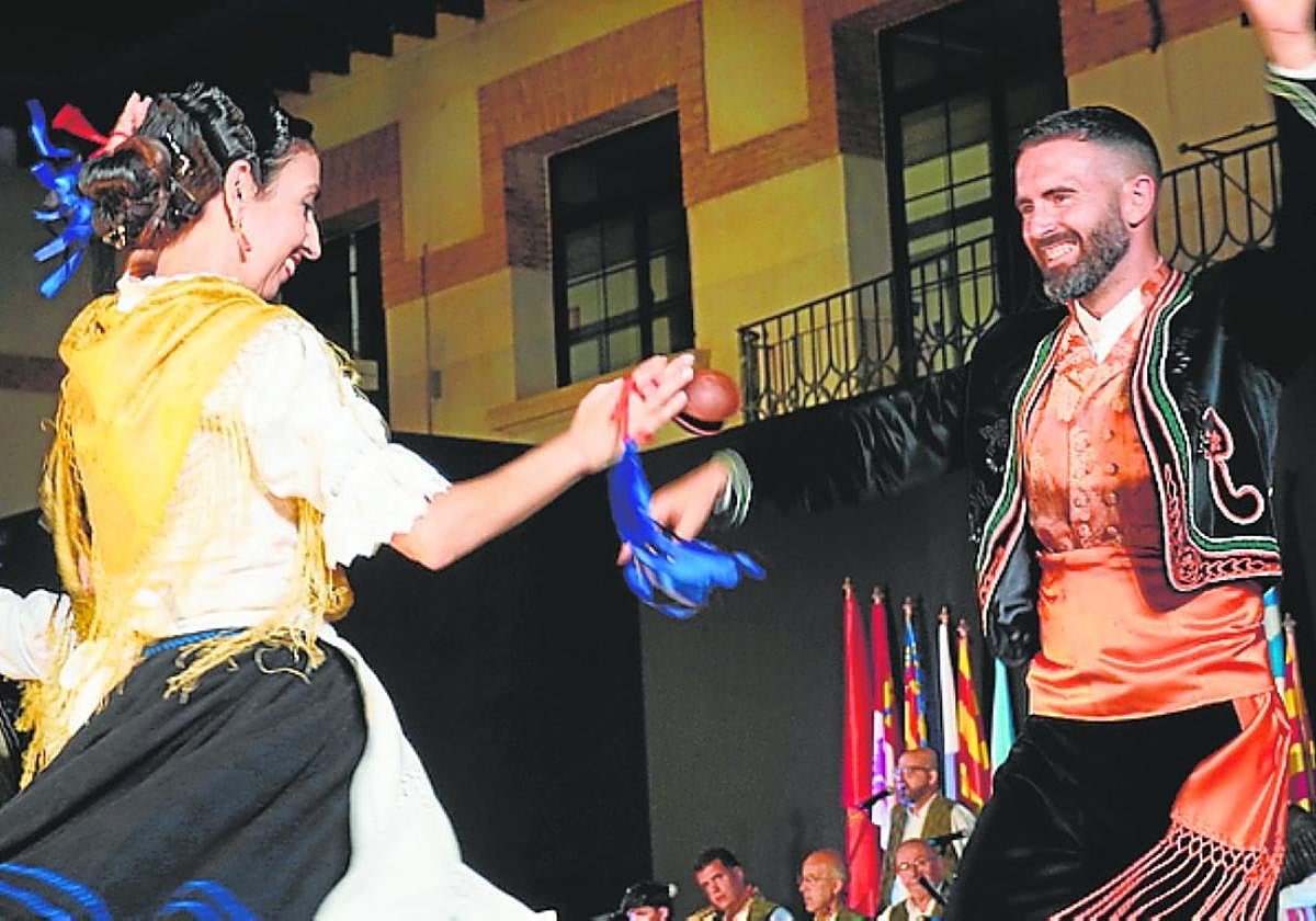 El grupo de Coros y Danzas de Jumilla, el domingo.