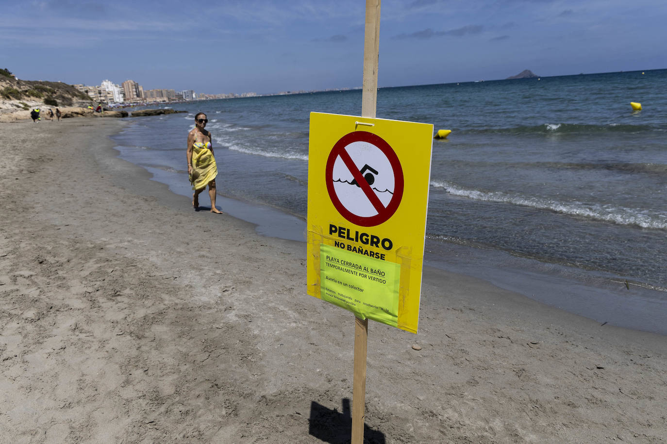 Cierran la playa de Calnegre por un vertido de aguas residuales