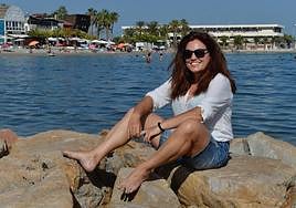 Carmen Sonia Martínez, directora provincial del SEPE en Murcia, en la playa de Lo Pagán.