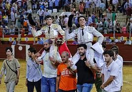 Jorge Martínez y Roca Rey, a hombros en Almería.