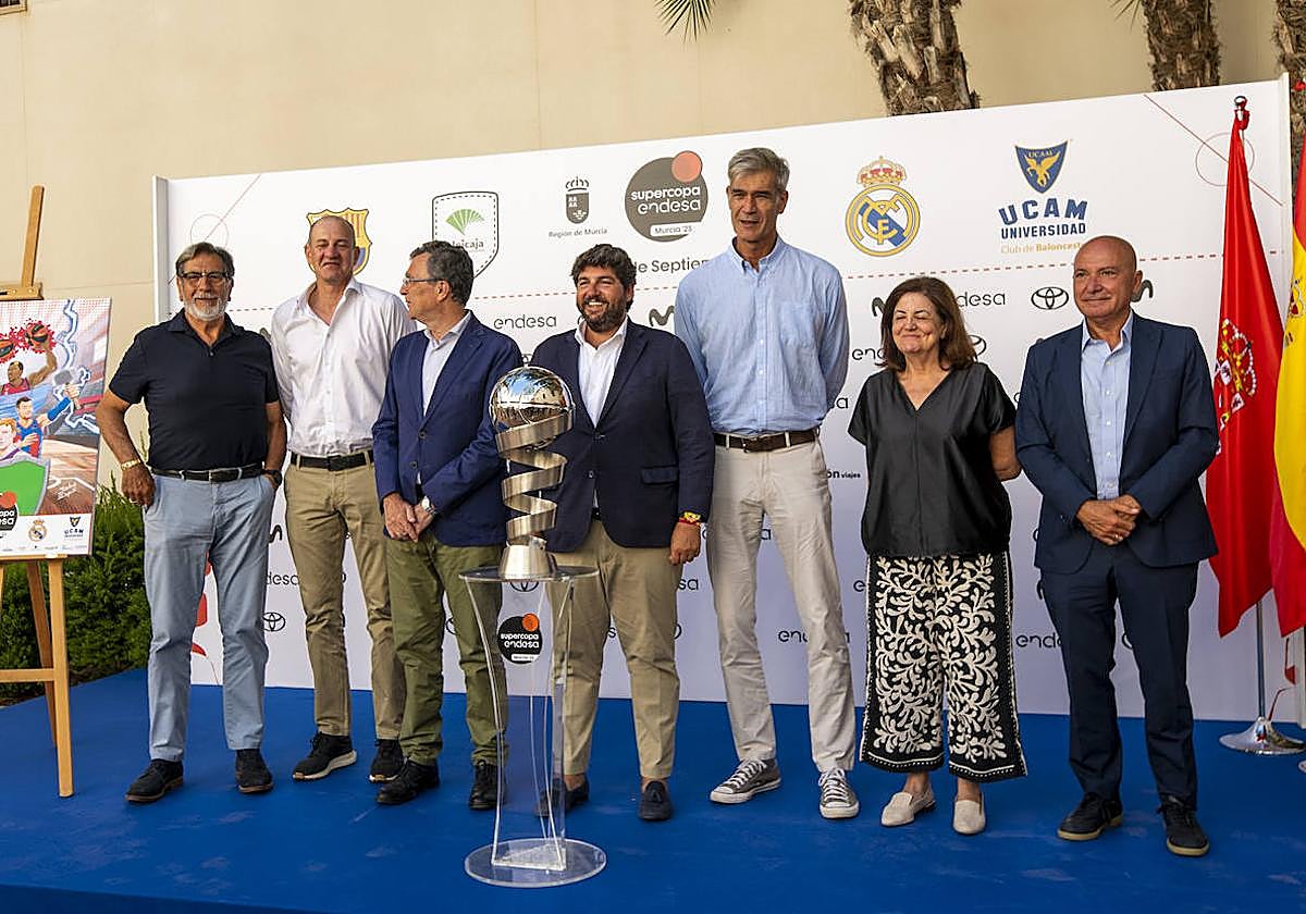Acto del sorteo de la Supercopa en el Palacio de San Esteban.