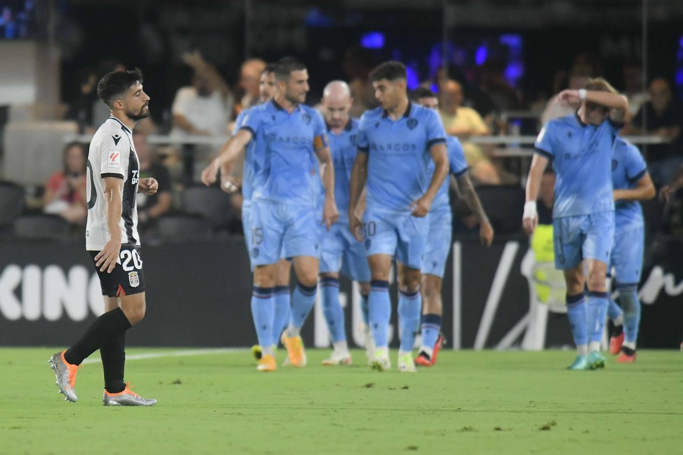 La derrota del Cartagena frente al Levante, en imágenes