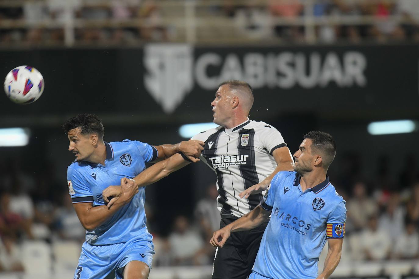 La derrota del Cartagena frente al Levante, en imágenes