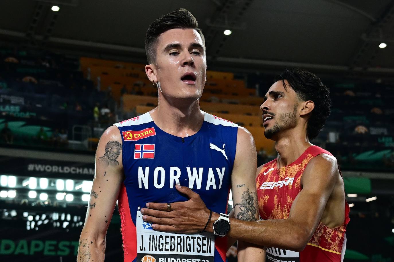 La carrera de los 5.000 y la celebración de la plata de Mo Katir