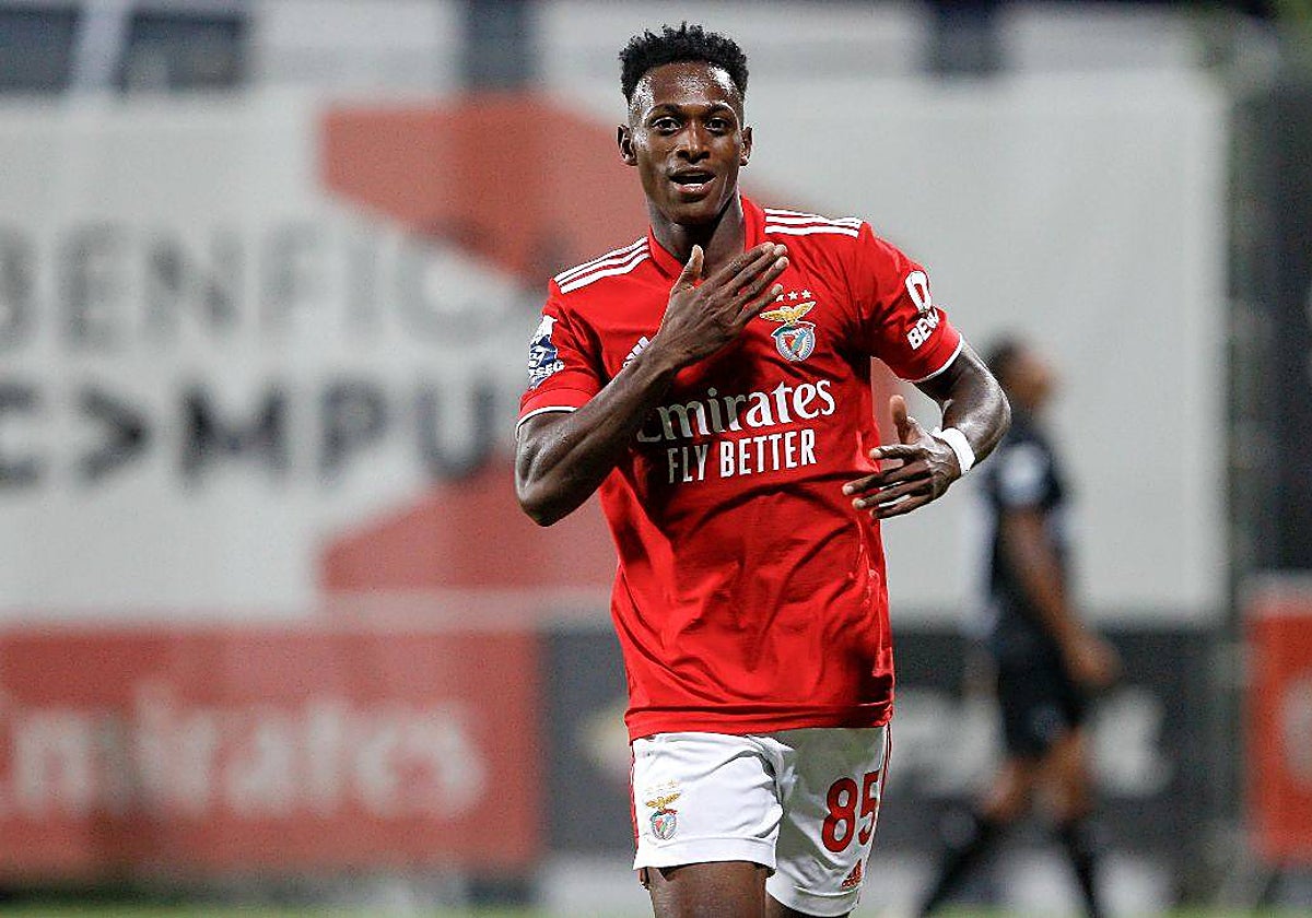 Umaro Embaló celebra un gol durante su etapa en el Benfica.