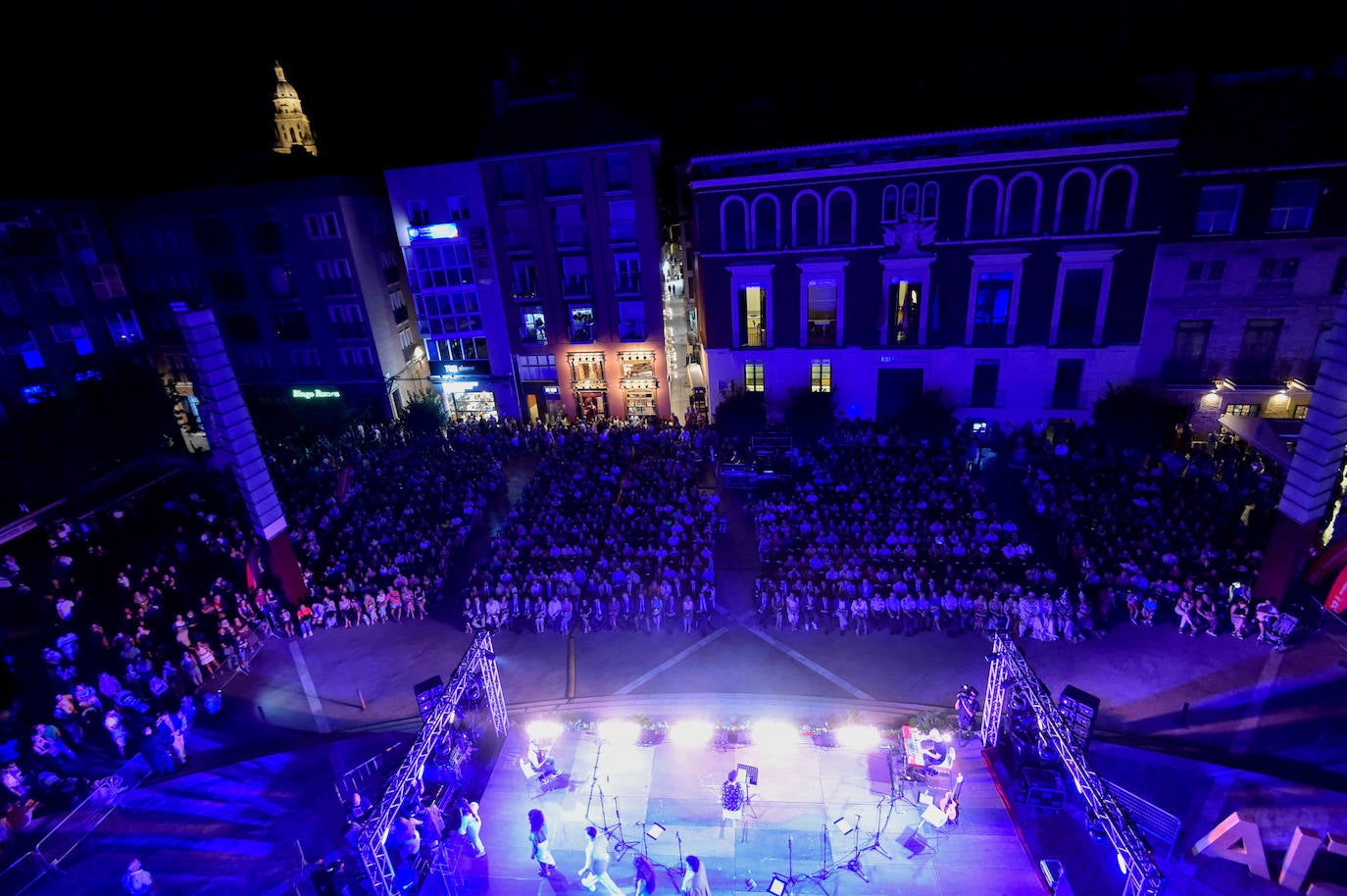 Las imágenes de la actuación del pregonero de la Feria de Murcia, Diego Cantero