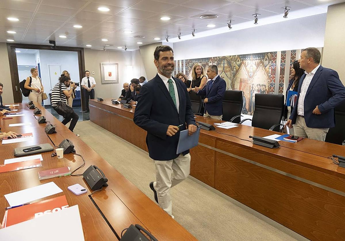 Imagen de la reunión de la Diputación Permanente de la Asamblea Regional para la prórroga de la moratoria urbanística del Mar Menor.