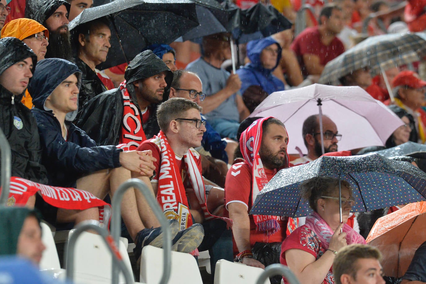 La derrota del Real Murcia frente al Córdoba, en imágenes