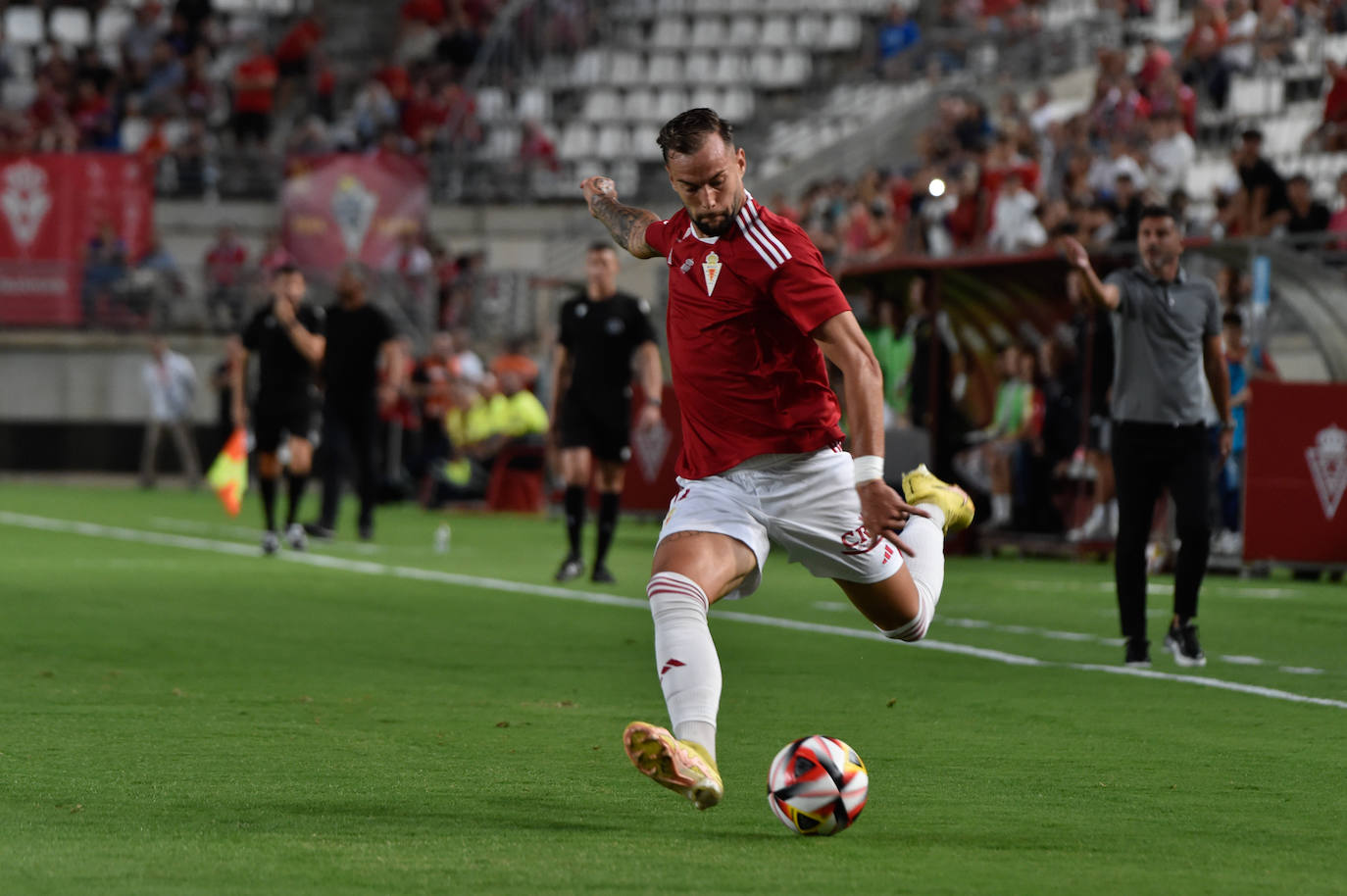 La derrota del Real Murcia frente al Córdoba, en imágenes