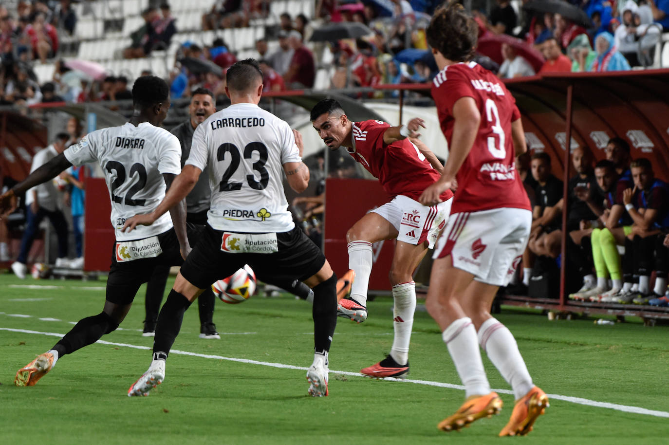 La derrota del Real Murcia frente al Córdoba, en imágenes