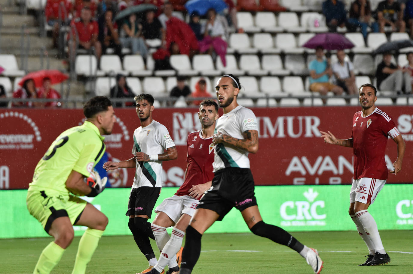 La derrota del Real Murcia frente al Córdoba, en imágenes