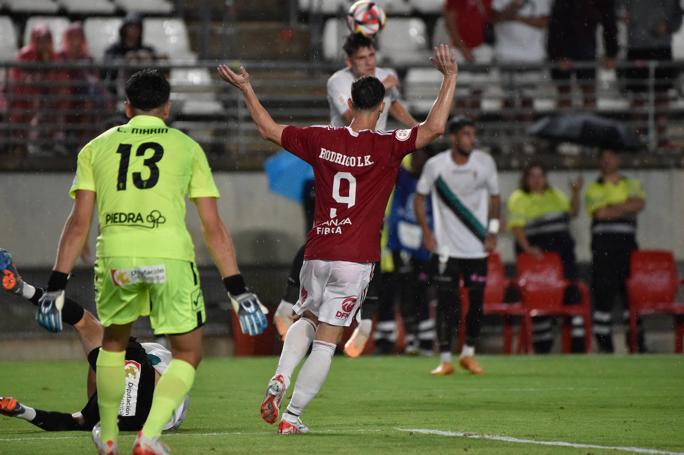 La derrota del Real Murcia frente al Córdoba, en imágenes