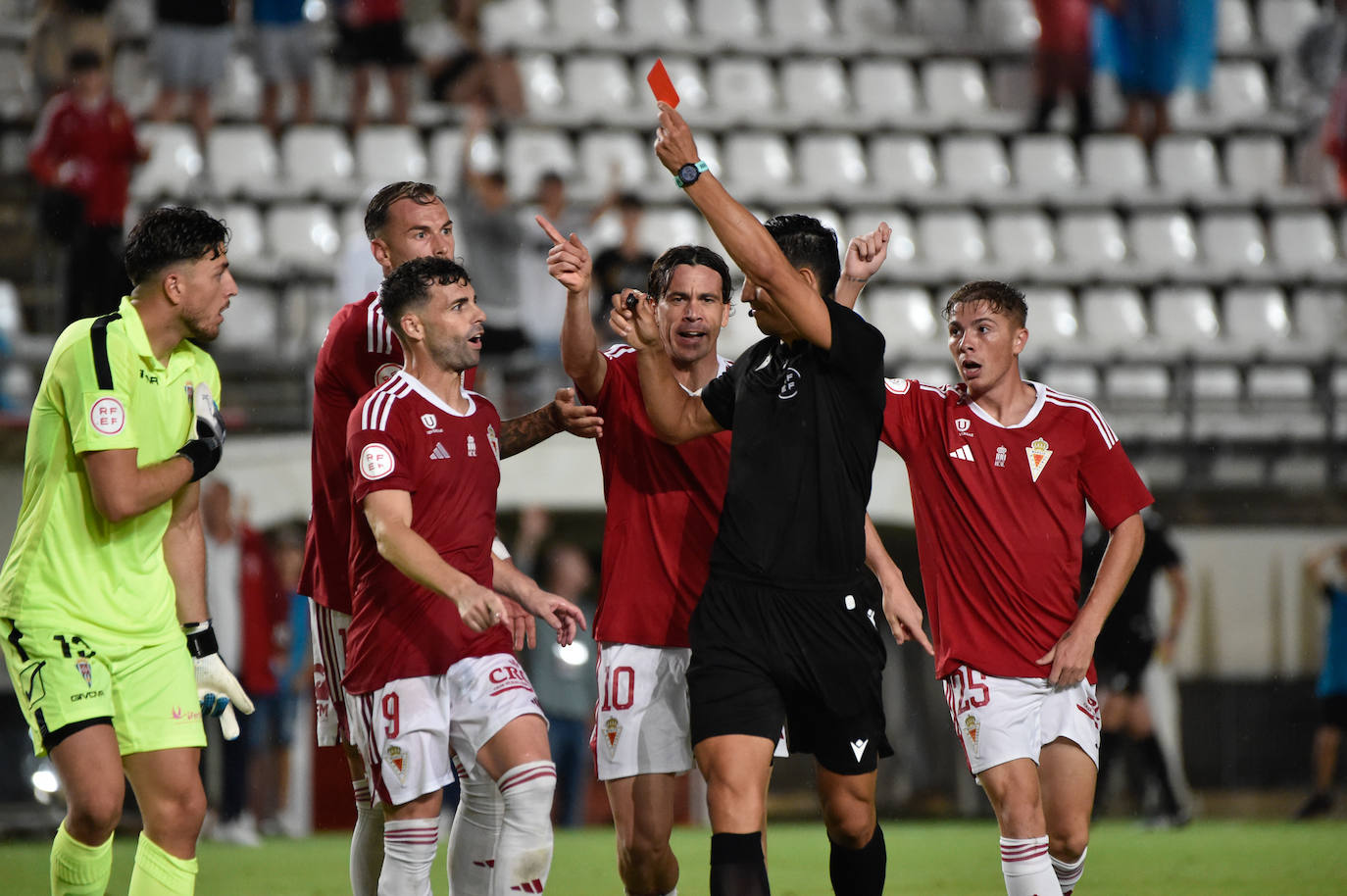 La derrota del Real Murcia frente al Córdoba, en imágenes