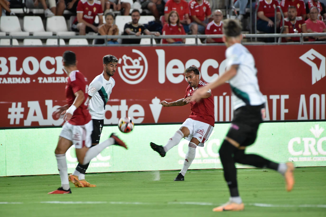 La derrota del Real Murcia frente al Córdoba, en imágenes