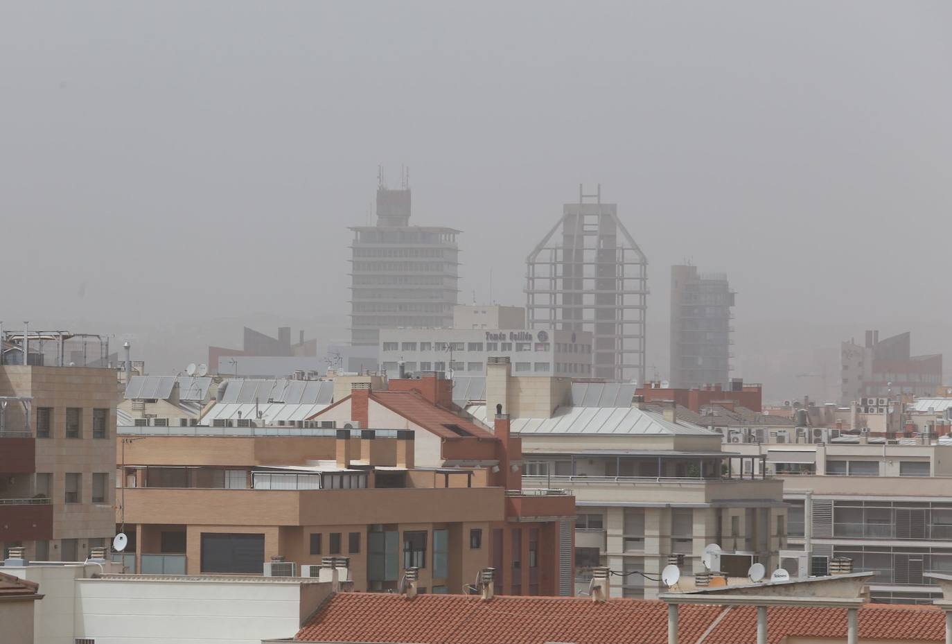 Contaminación atmosférica, este lunes, en Murcia.