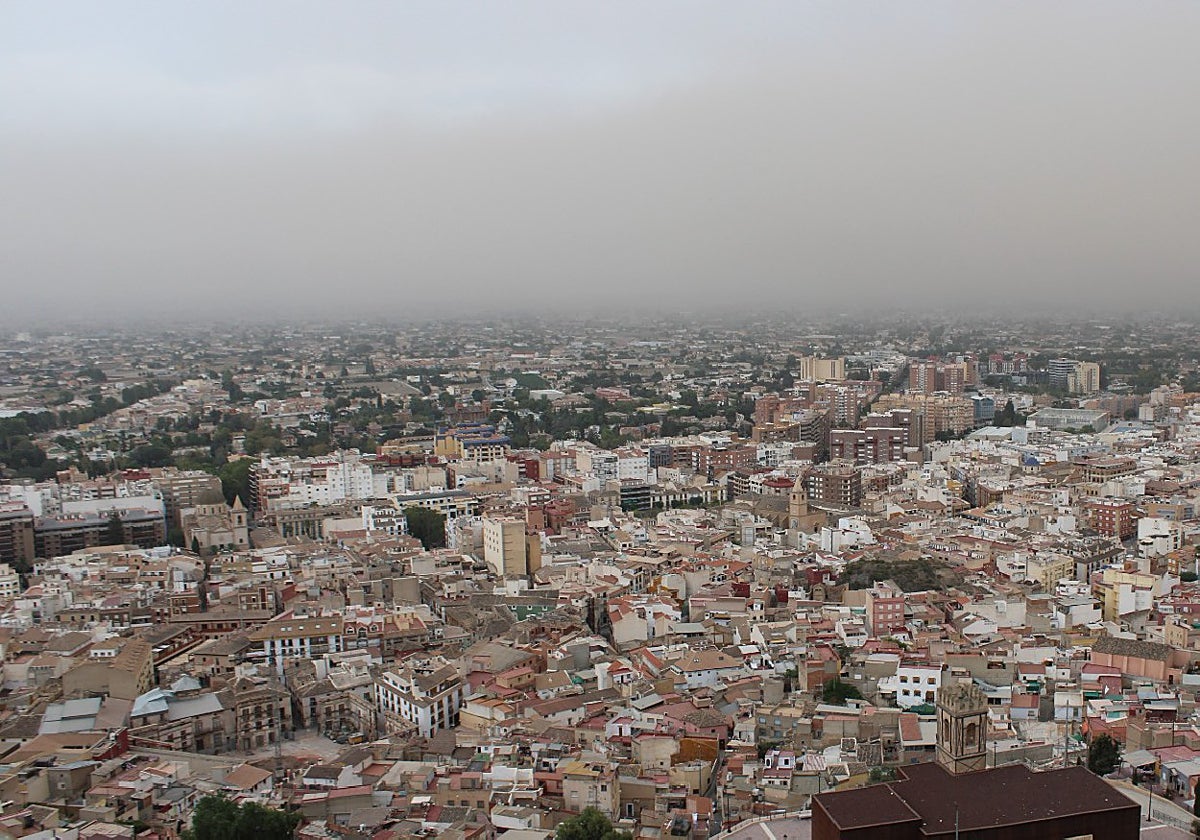 Vista general de la ciudad de Lorca afectada por el episodio de contaminación.