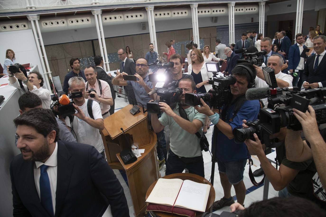 La primera sesión del debate de investidura, en imágenes