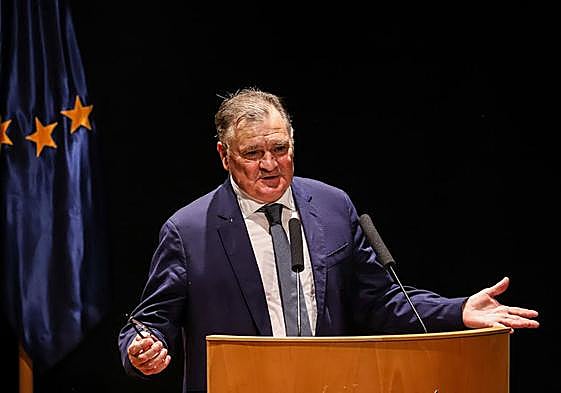 José Antonio Camacho durante el pregón de la Feria Taurina.