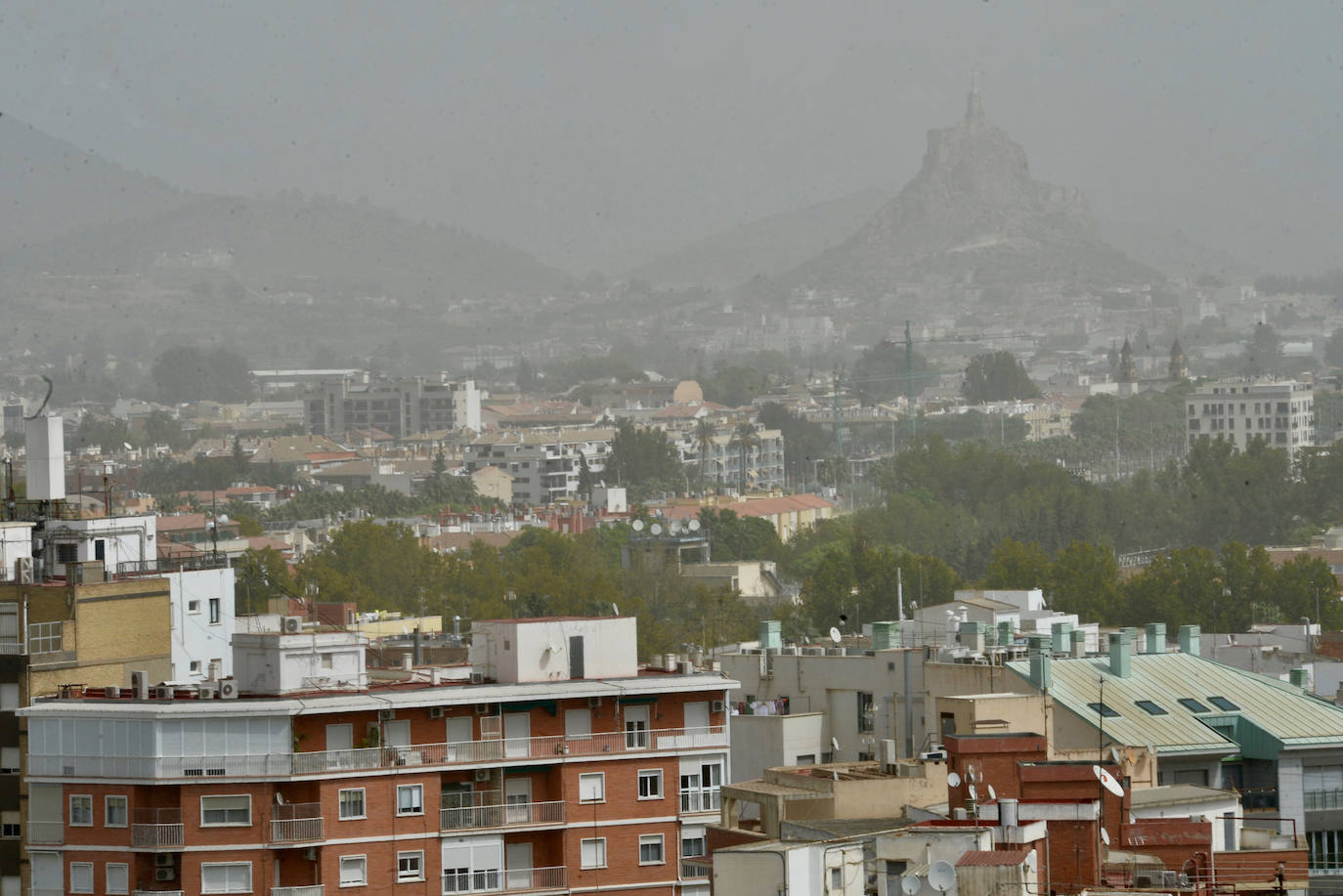 Las imágenes del tercer día de calima en Murcia