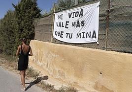 Pancarta contra el proyecto de Cemex en una imagen de archivo.