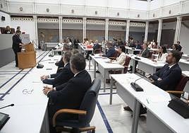 Fernando López Miras durante la primera sesión del debate de investidura, este miércoles, en la Asamblea Regional.
