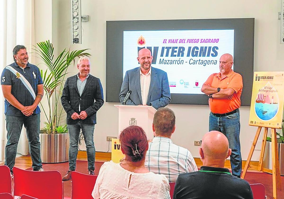 Presentación del Iter Ignis a cargo de José Antonio Meca, Ginés Campillo, Diego Ortega y Mariano Pérez.