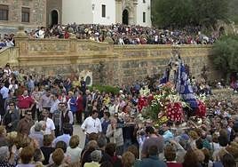 La llegada de la Patrona a su santuario del monte en su romería del año 2001.