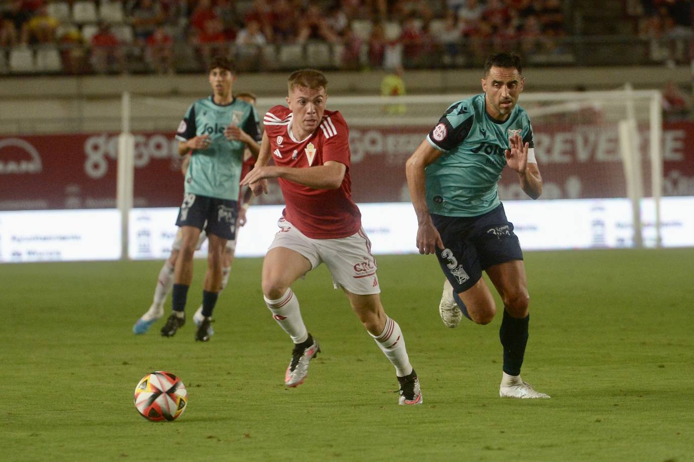 La derrota del Real Murcia frente al Atlético Sanluqueño, en imágenes