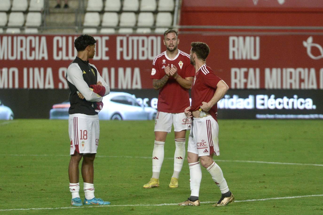 La derrota del Real Murcia frente al Atlético Sanluqueño, en imágenes