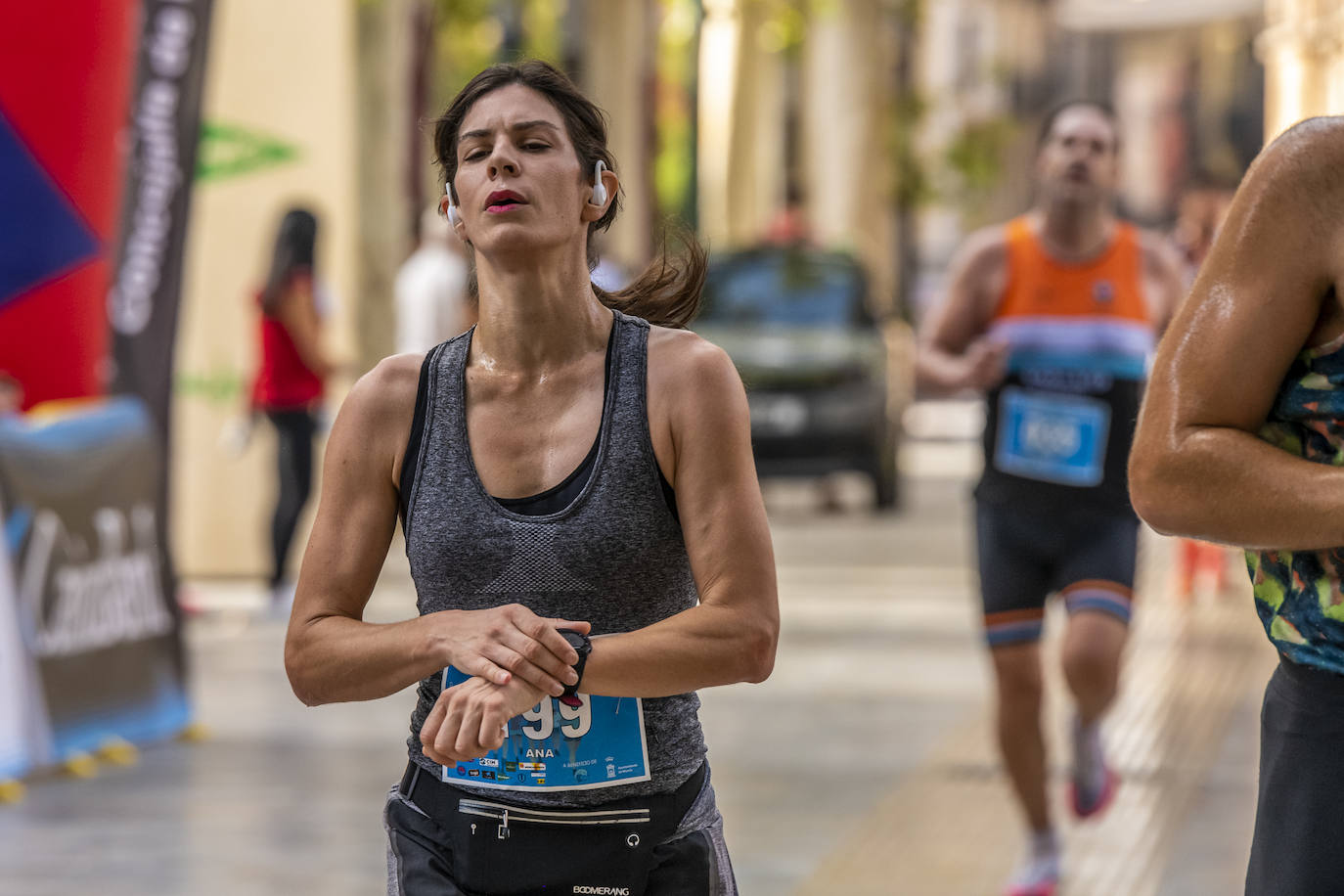 La I Carrera Solidaria Alfonso X de la Feria de Murcia, en imágenes