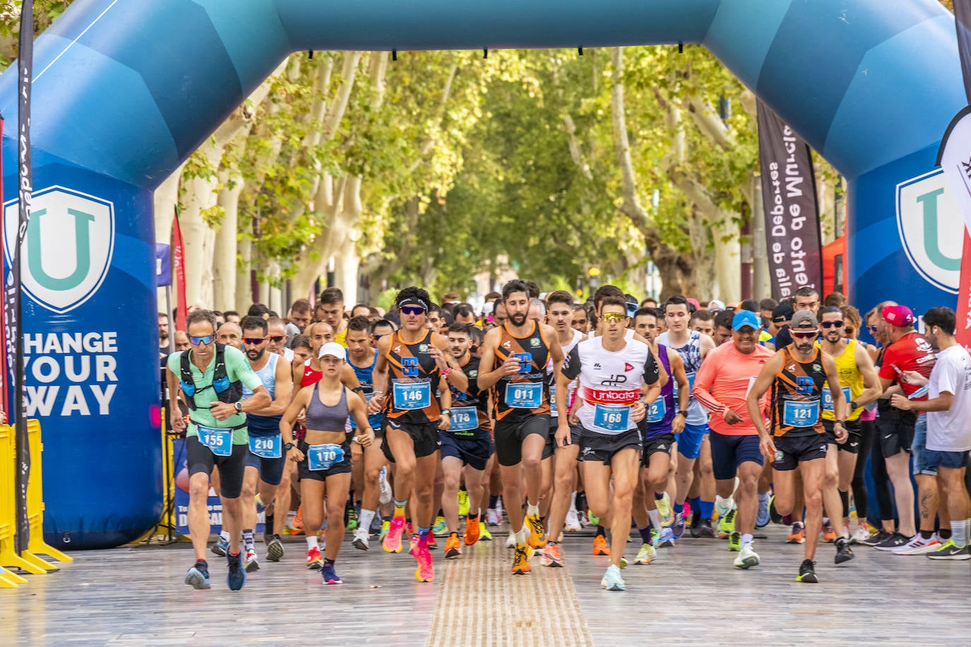 La I Carrera Solidaria Alfonso X de la Feria de Murcia, en imágenes