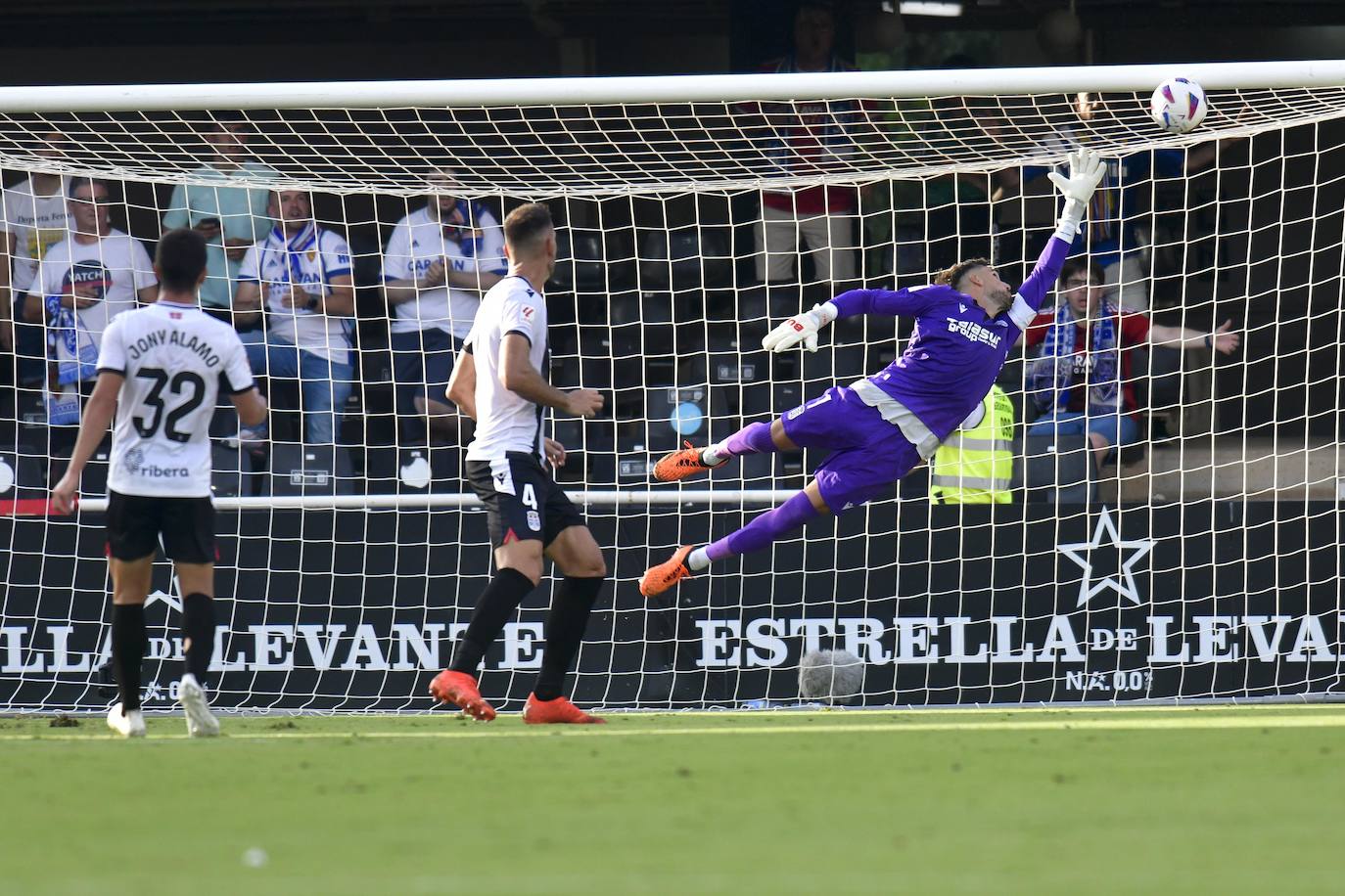 La derrota del Cartagena frente al Real Zaragoza, en imágenes