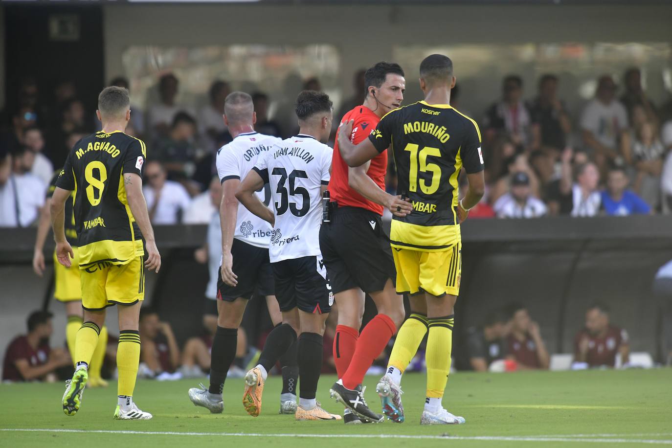 La derrota del Cartagena frente al Real Zaragoza, en imágenes