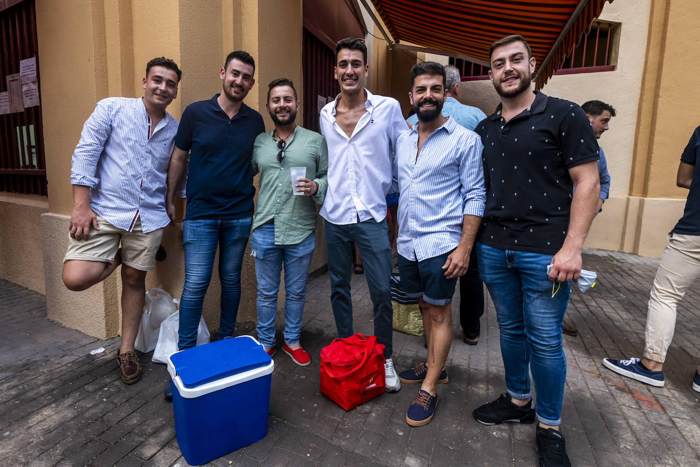 Las imágenes de los asistentes a la corrida de La Romería