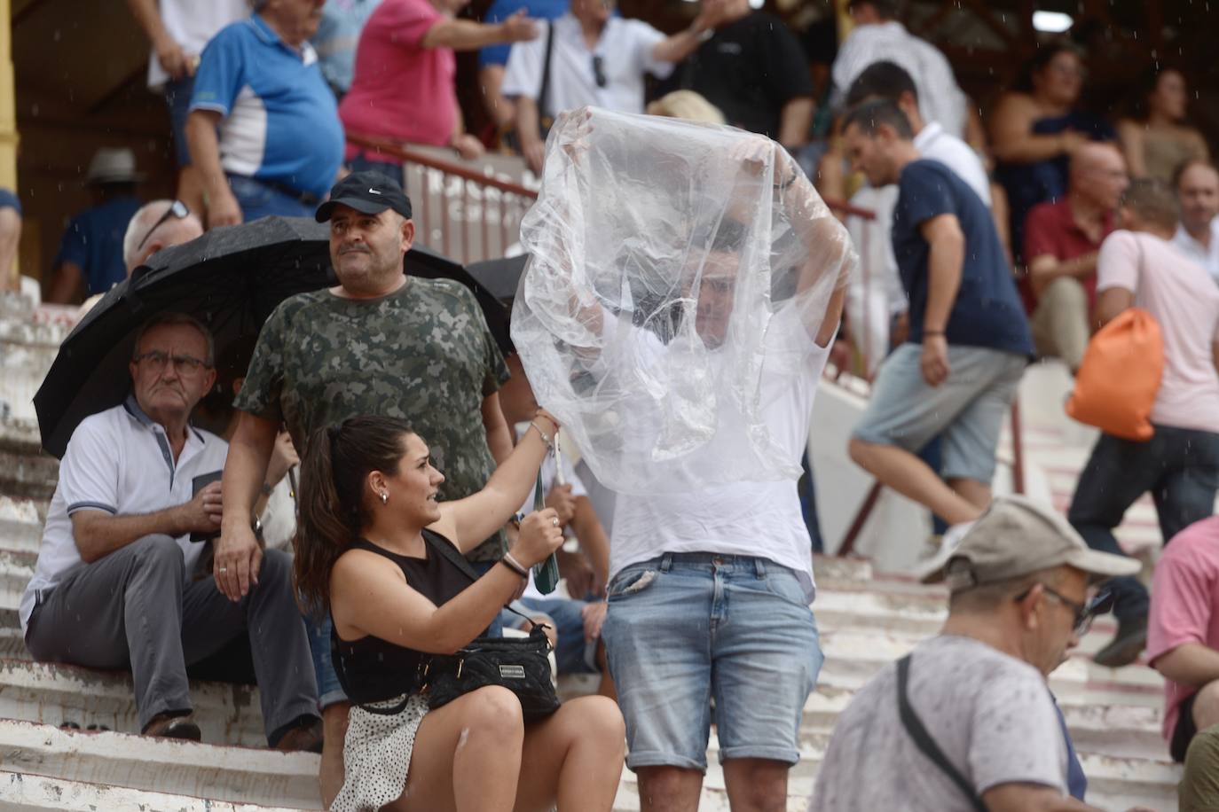 Las imágenes de los asistentes a la corrida de La Romería