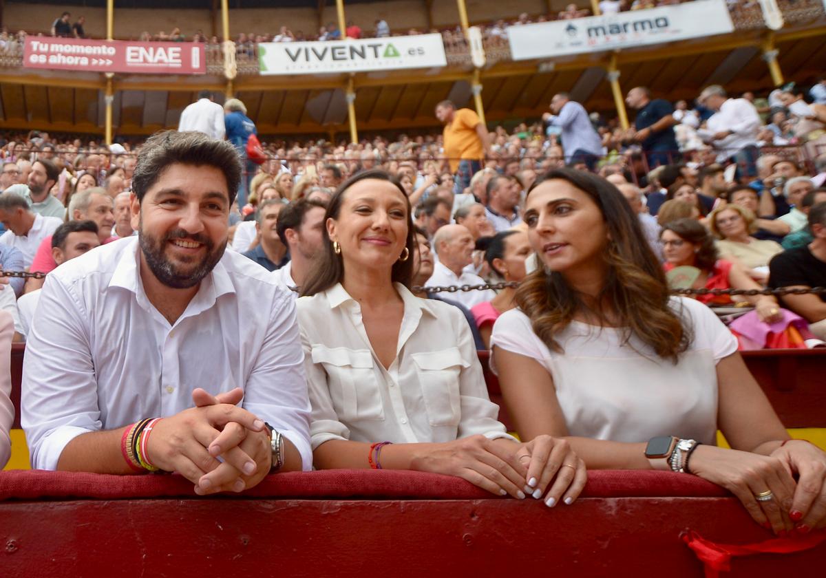 López Miras, Carmen M. Conesa y Sara Rubira, el martes.