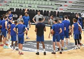Último entrenamiento del UCAM antes de la Supercopa.