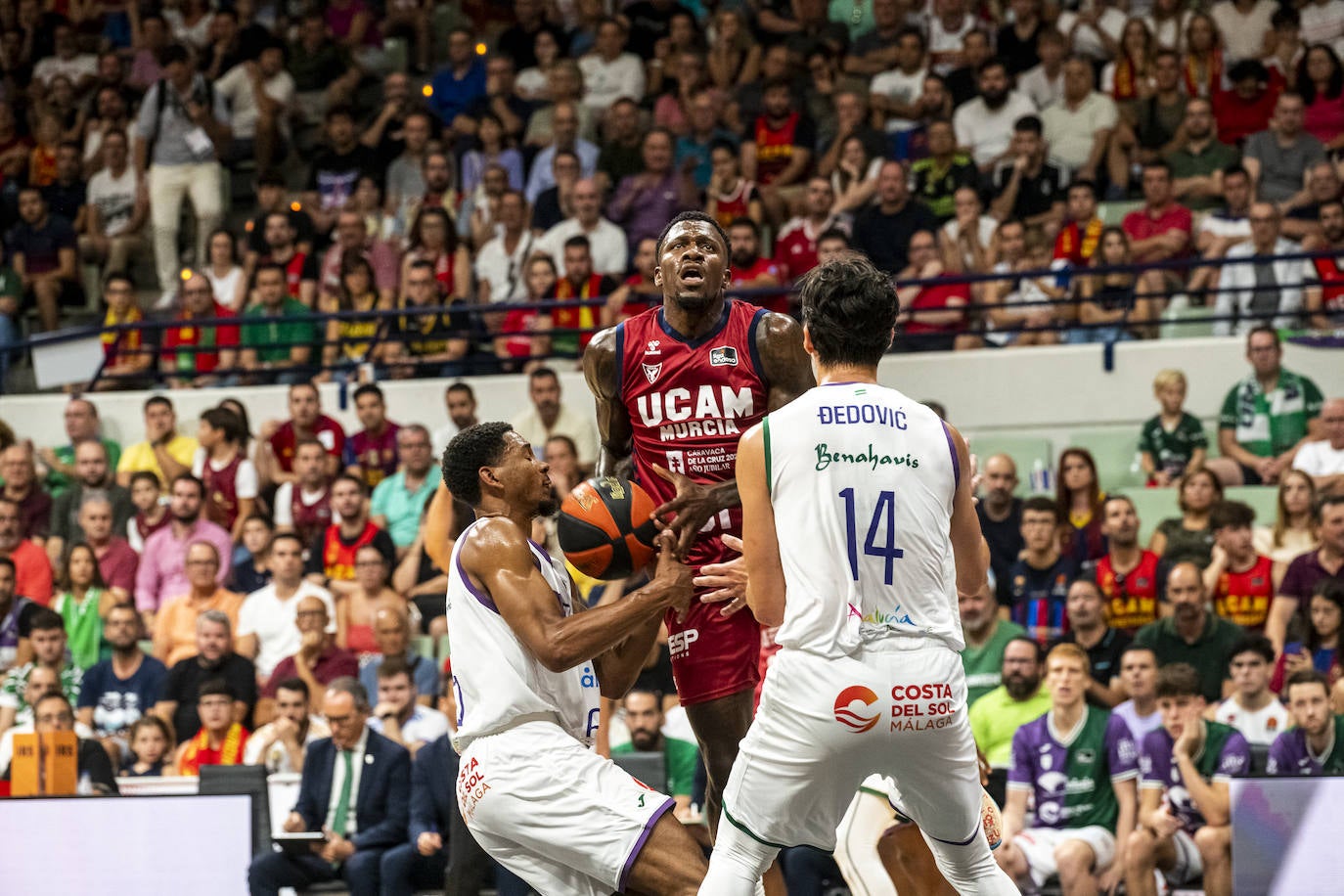 La derrota del UCAM Murcia ante Unicaja en las semifinales de la Supercopa, en imágenes