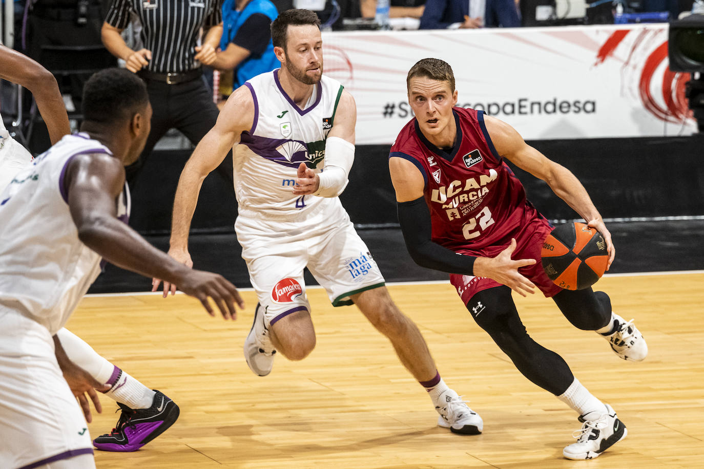 La derrota del UCAM Murcia ante Unicaja en las semifinales de la Supercopa, en imágenes