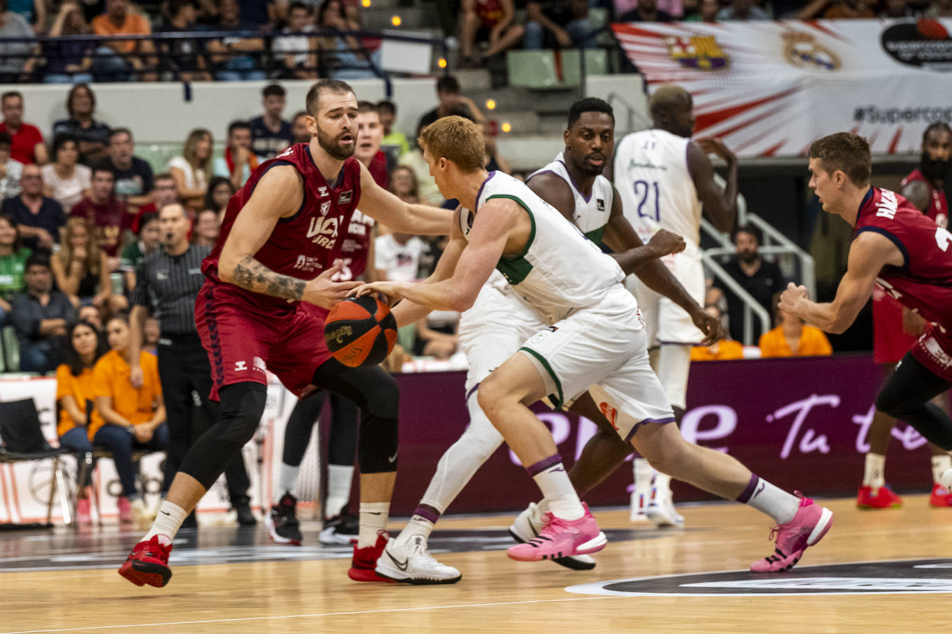 La derrota del UCAM Murcia ante Unicaja en las semifinales de la Supercopa, en imágenes